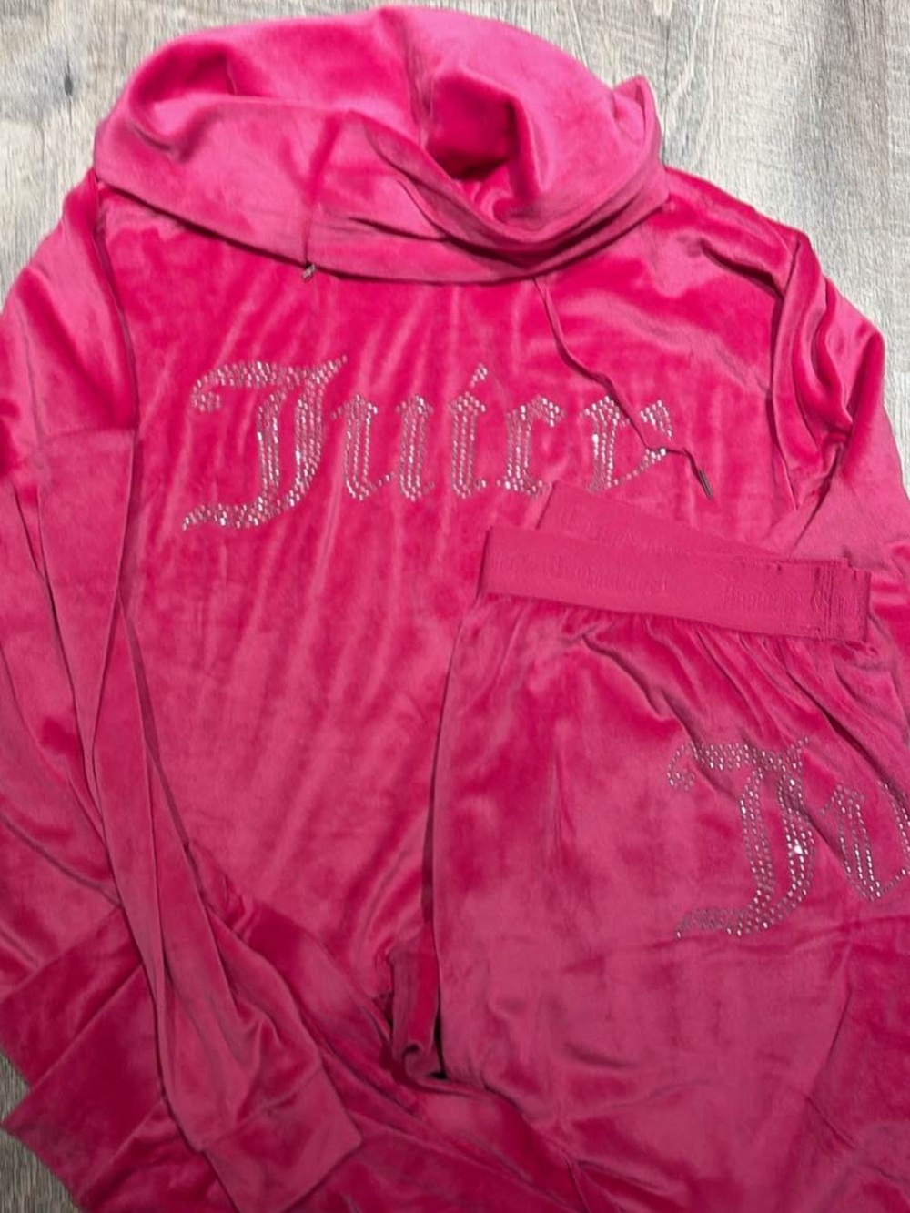 Juicy Couture Women’s Hot Pink Velour Lounge Set